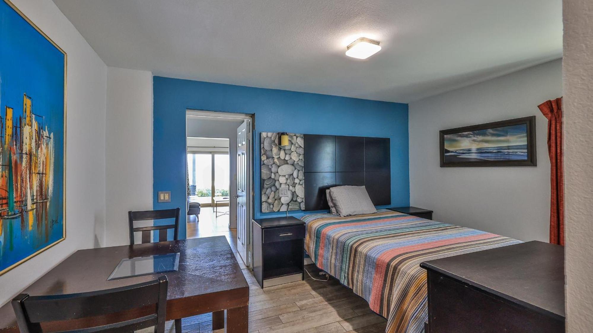 Driftwood Beach Motel Ormond Beach Exterior photo
