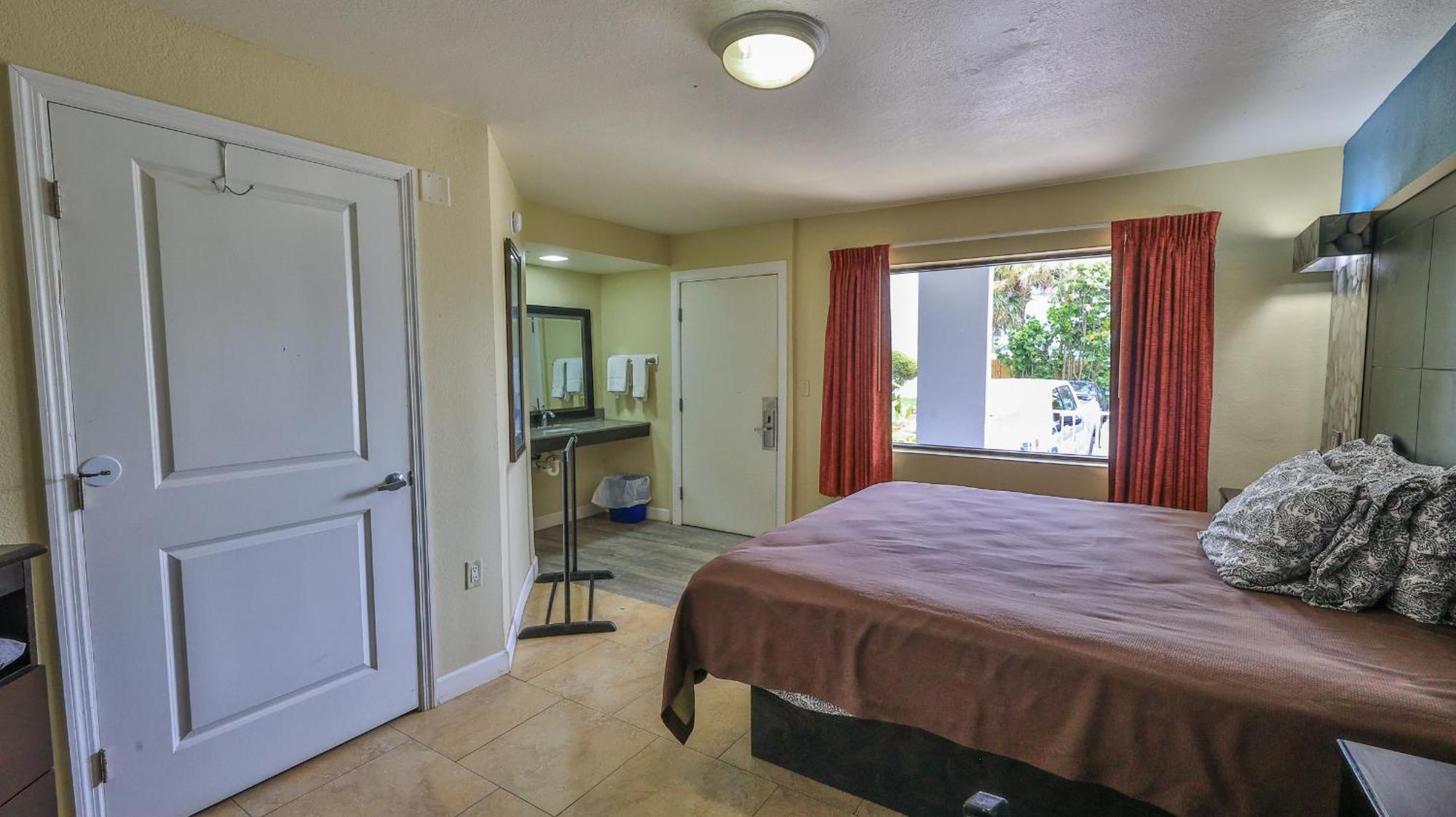 Driftwood Beach Motel Ormond Beach Exterior photo